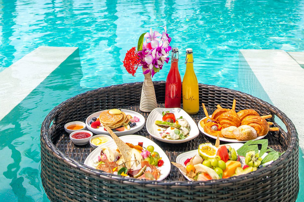 Taprobane-Leisure-Maldives-Amila-Maldives-Gallery-Dining-Loating-Breakfast